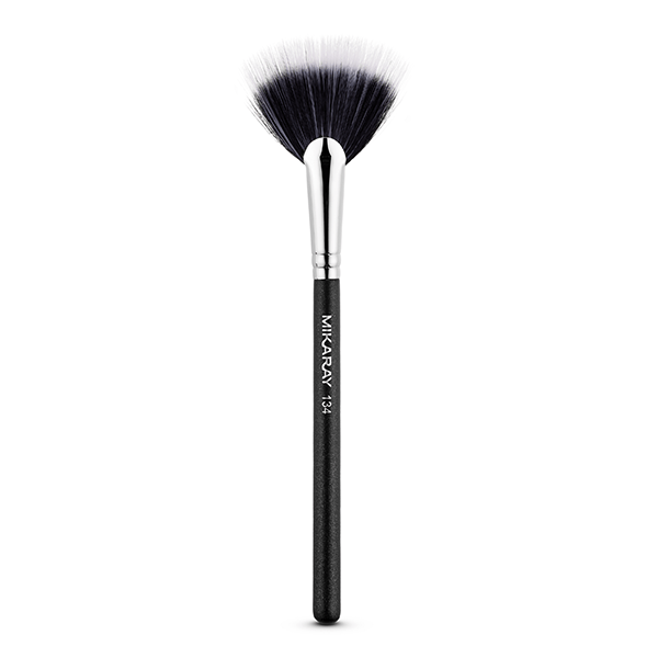 Fan Makeup Brush - Versatile Cosmetic Tool
